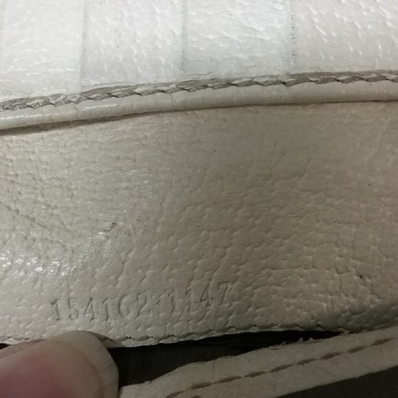 Authentic Gucci Wallet - Picture 6 of 6